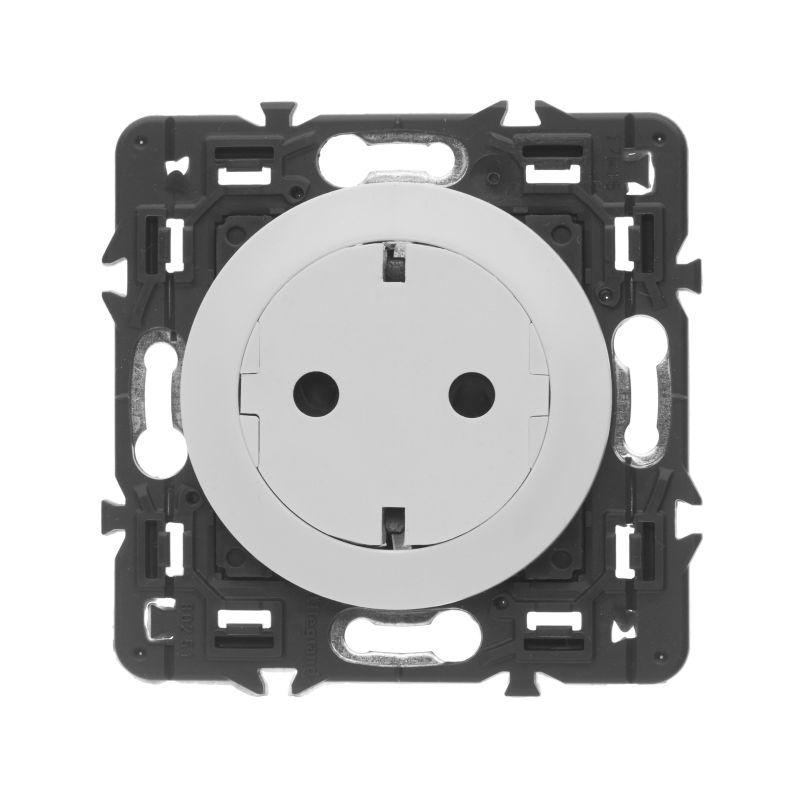 Розетка 1-м 2мод. Celiane 16А IP20 2P+E немецк. стандарт безвинт. клеммы с плоск. лицев. панелью механизм бел. Leg 067166